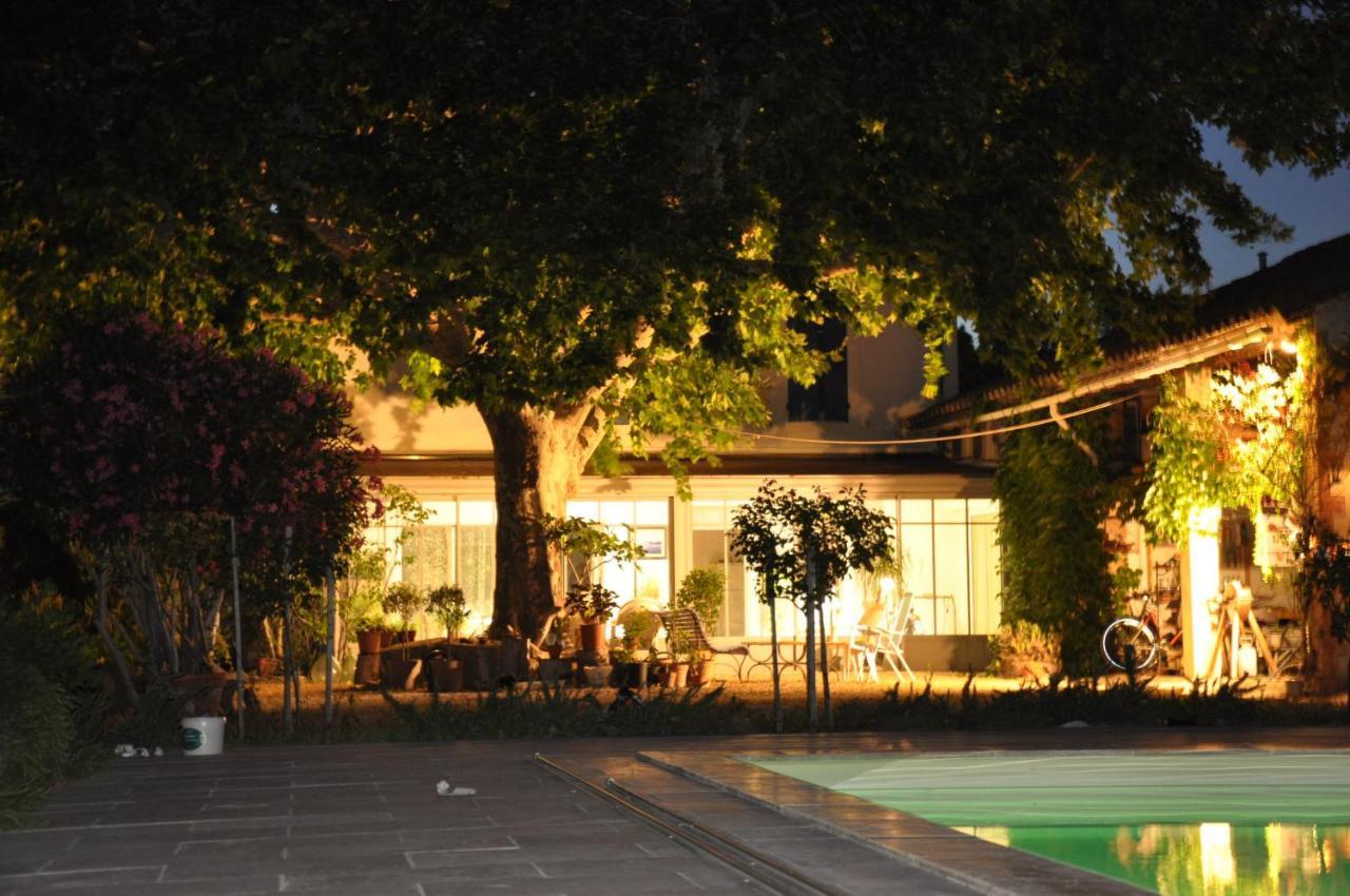 La Ferme De Tonton Jules 2 Hotel Entraigues-sur-la-Sorgue Bagian luar foto