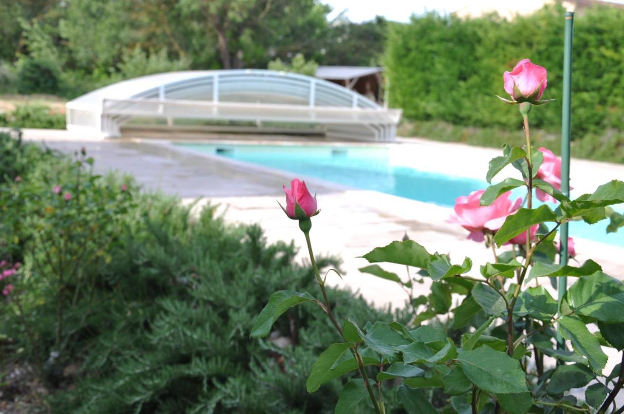 La Ferme De Tonton Jules 2 Hotel Entraigues-sur-la-Sorgue Bagian luar foto
