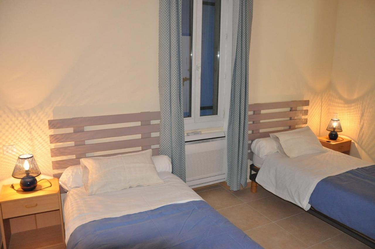 La Ferme De Tonton Jules 2 Hotel Entraigues-sur-la-Sorgue Bagian luar foto