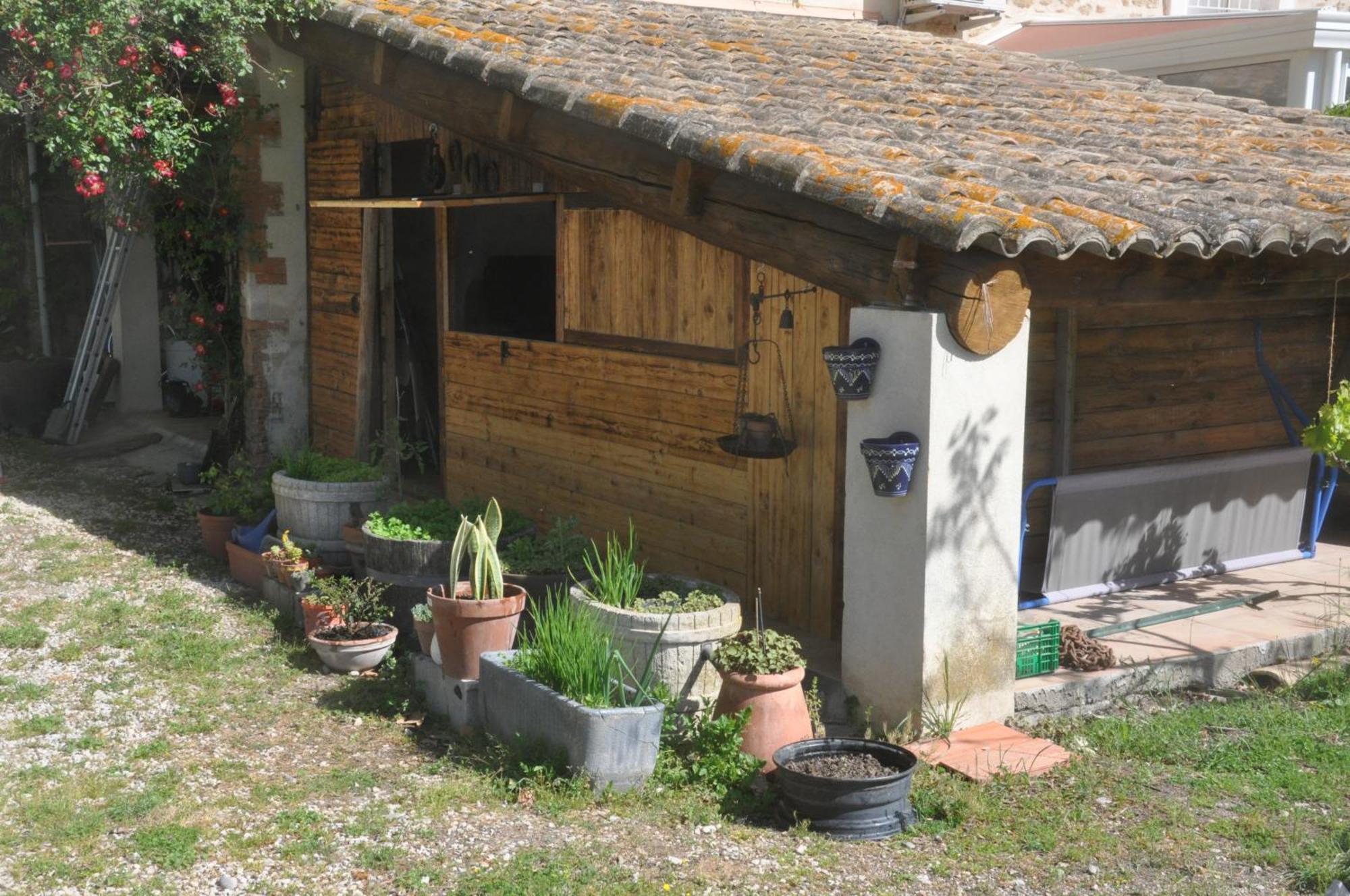 La Ferme De Tonton Jules 2 Hotel Entraigues-sur-la-Sorgue Bagian luar foto