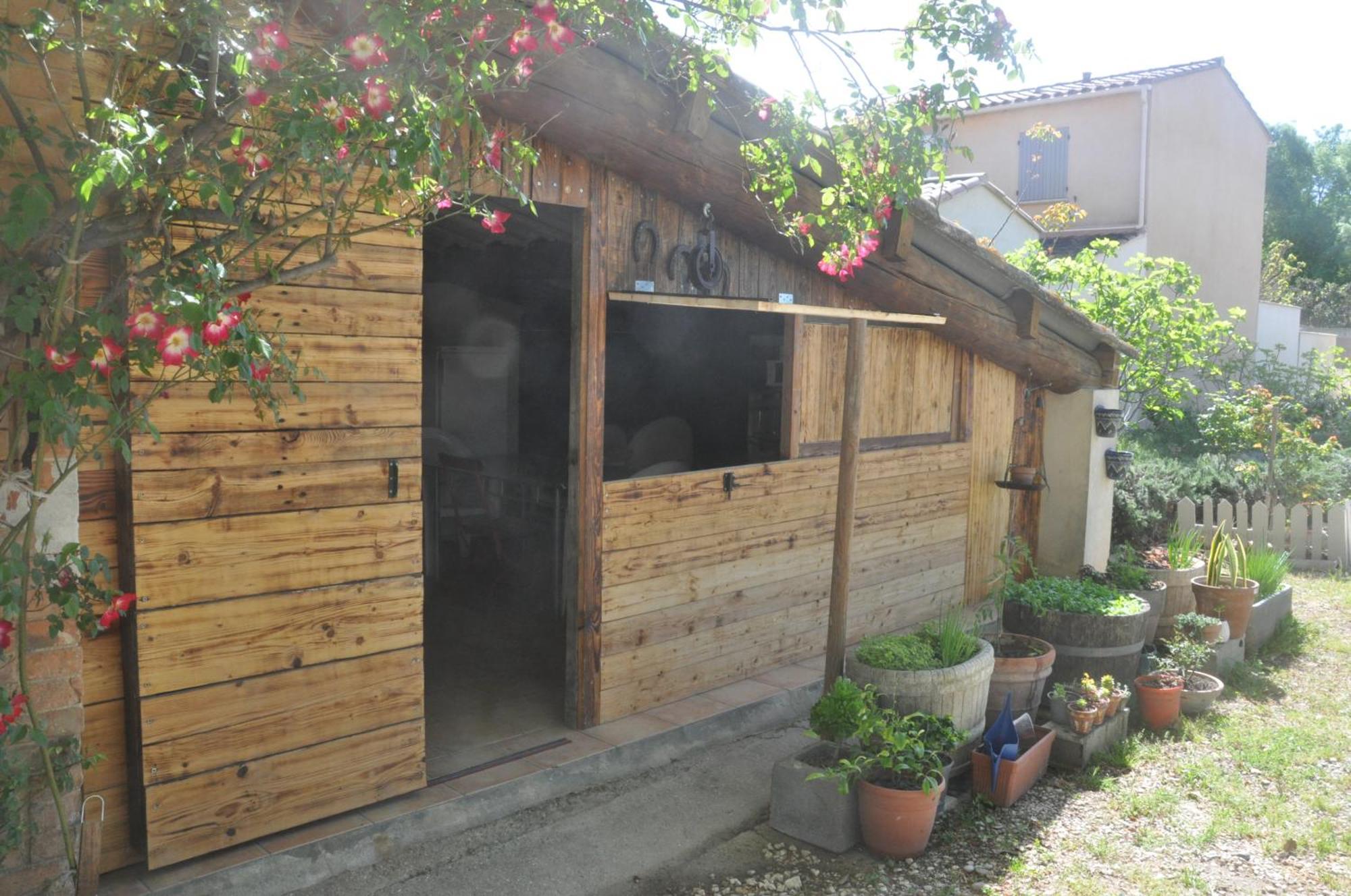 La Ferme De Tonton Jules 2 Hotel Entraigues-sur-la-Sorgue Bagian luar foto