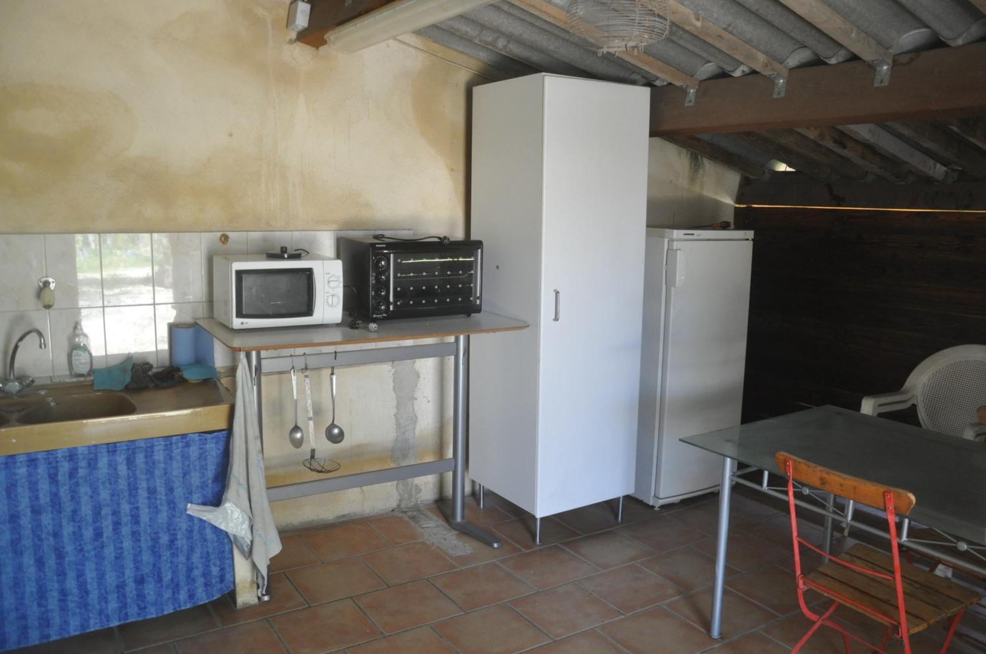 La Ferme De Tonton Jules 2 Hotel Entraigues-sur-la-Sorgue Bagian luar foto